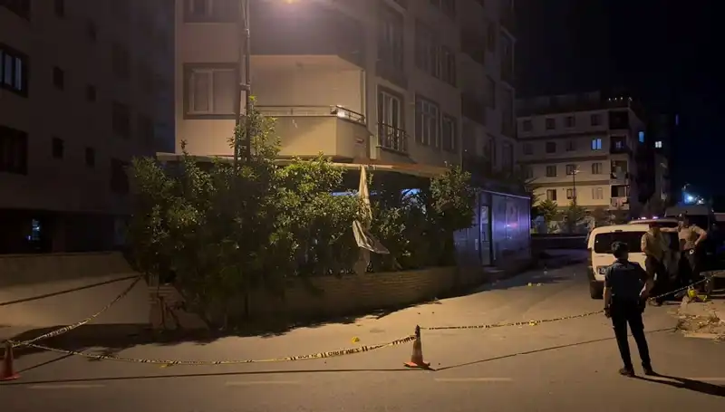 İstanbul’da Kafeye Yapılan Silahlı Saldırıda Korku Dolu Anlar!