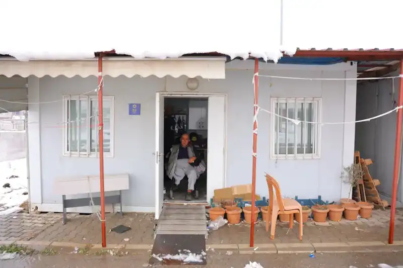 Depremin Altıncı Gününde Mucize: Hayata Döndü, İki Uzvunu Kaybetti Ama Umutta Sıyrıldı