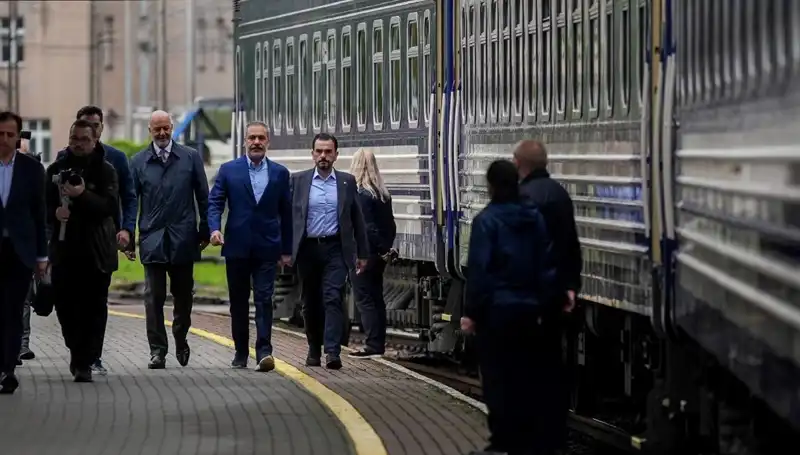 Dışişleri Bakanı Fidan, Taraflar Arasında Barış İçin Ukrayna’yı Ziyaret Etti