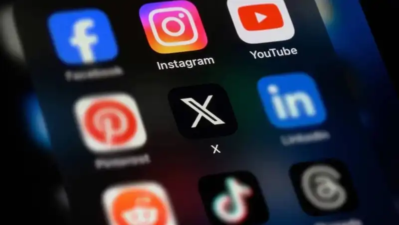 Sosyal Medya Ortak Alanları: WhatsApp, Instagram ve Diğerleri Neden Kısıtlanıyor?