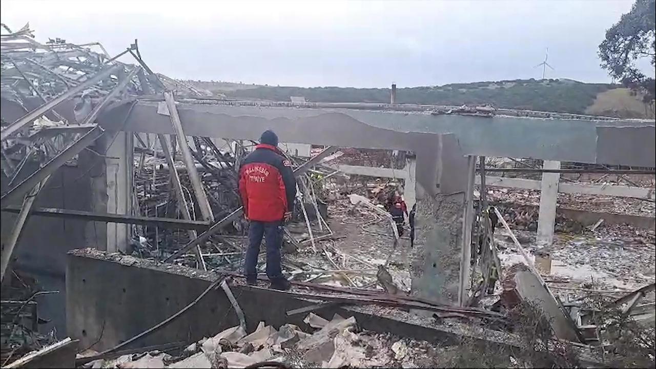 Balıkesir'de patlayıcı madde üretildiği iddia edilen fabrikada patlama