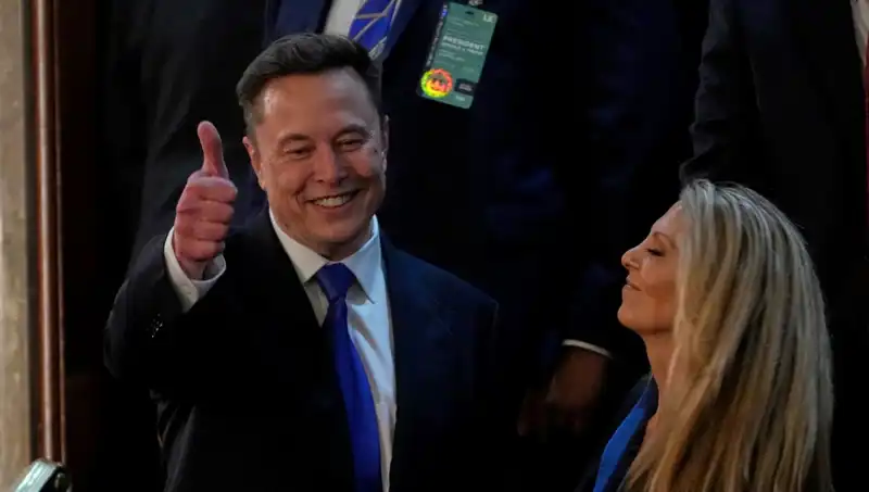 Musk'ın İddialı Açıklaması: Ukrayna Seçimleri ve Zelenski'nin Kayıp Tehlikesi