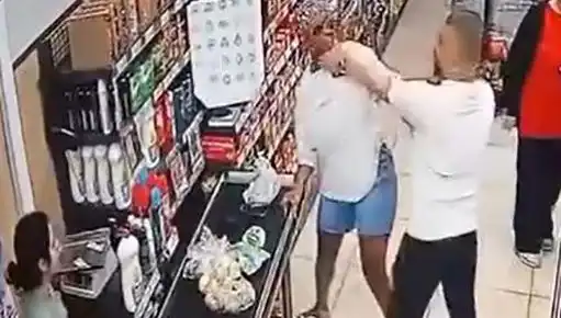 Market Kasa Sırasında Yaşanan Saldırı: Bir Anne ve Çocuk Şokta!